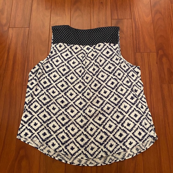 Skies are Blue split neck top - Picture 2 of 4